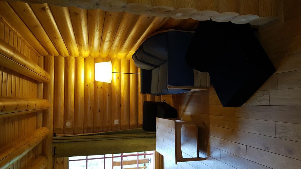 One-Bedroom Apartment Balcony,362377918:JPEG